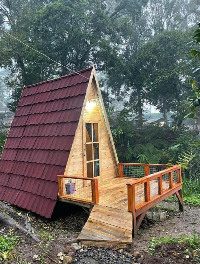 Penginapan Segitiga 2 Bandung Exterior photo